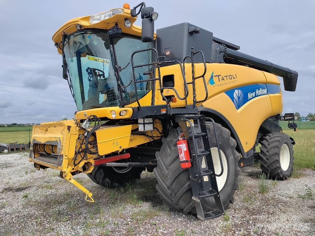 New Holland CX 8070 Moissonneuse batteuse