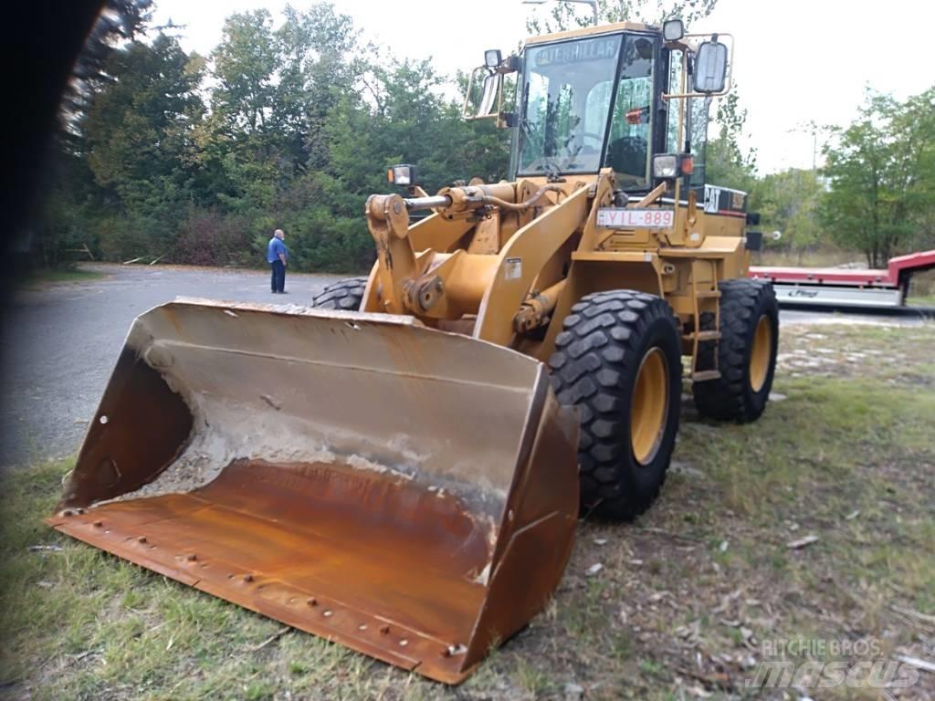 CAT 928F Chargeuse sur pneus