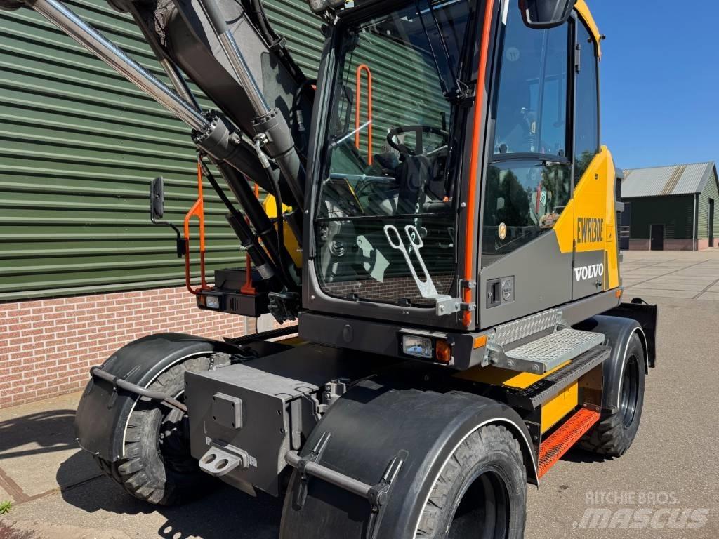Volvo EWR 130 E Chargeuse sur pneus