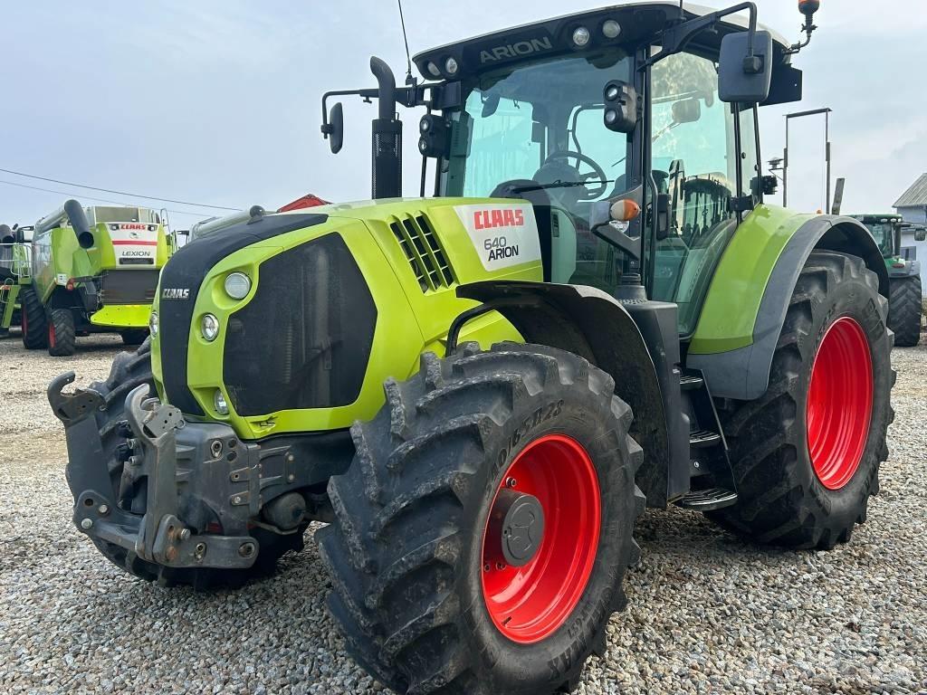 CLAAS Arion 640 Tracteur