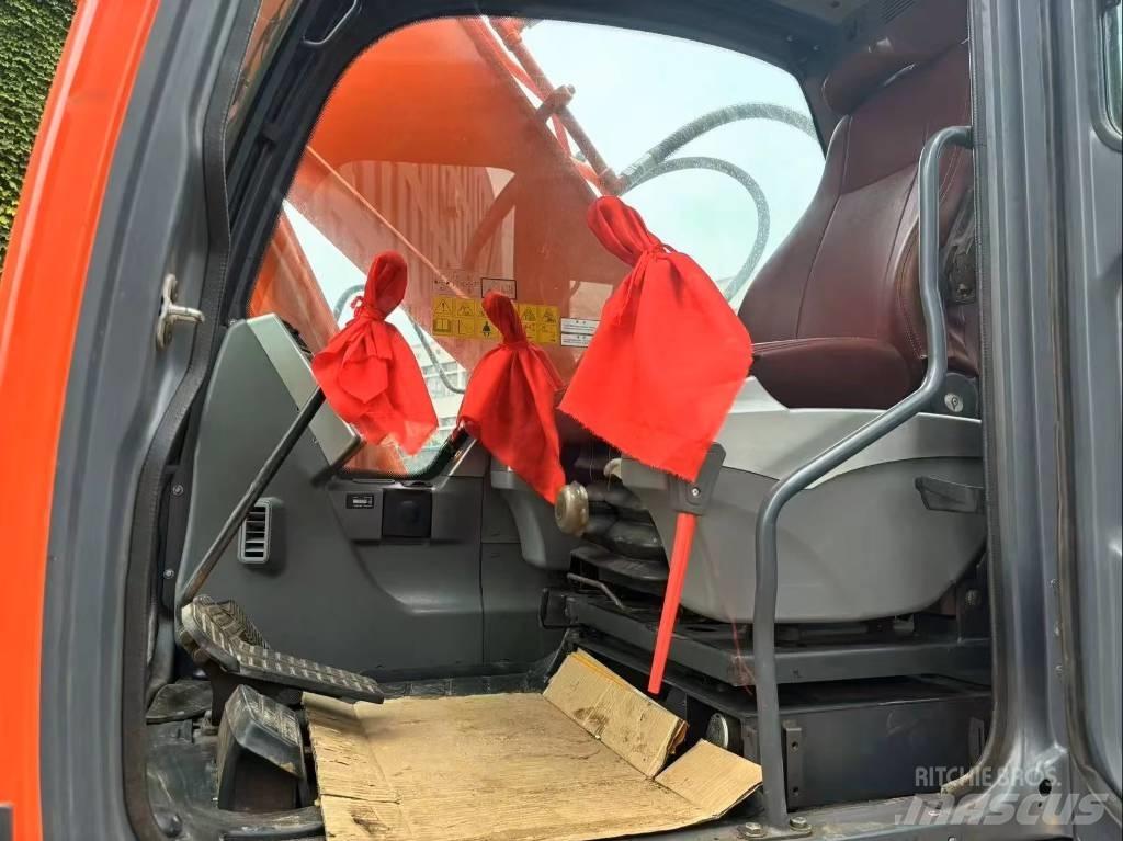 Doosan DX 225 LC Pelle sur chenilles