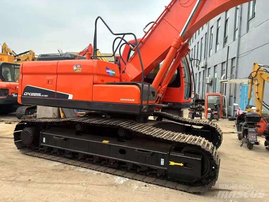 Doosan DX 225 LC Pelle sur chenilles