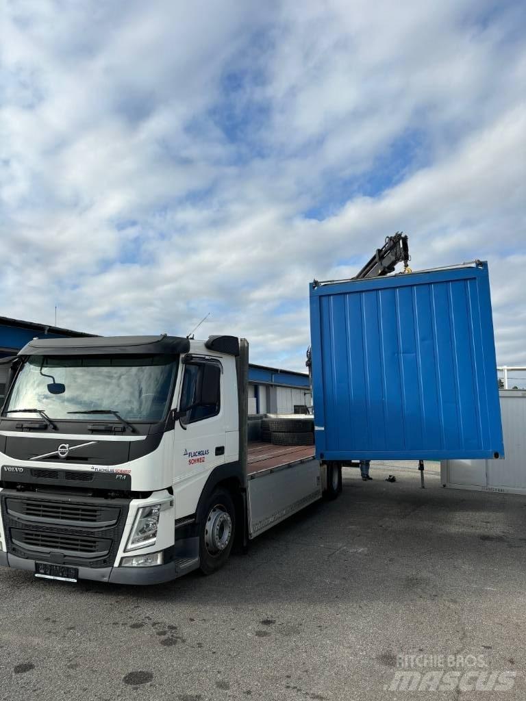 Volvo FM 420 Camion plateau ridelle avec grue