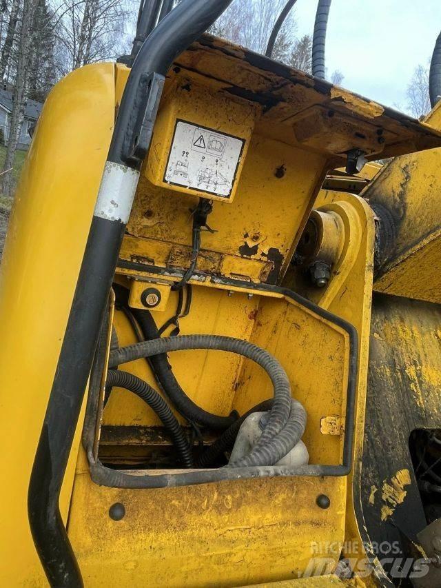 JCB JS 200 LC Pelle sur chenilles