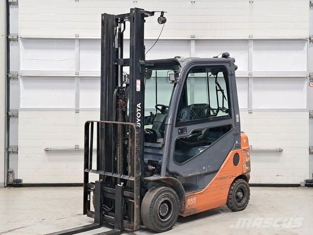 Toyota 02-8FGF18 Chariots GPL