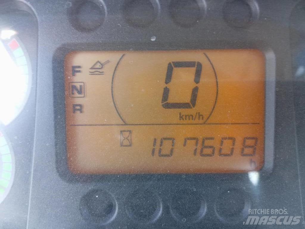 Hitachi ZW 140 Chargeuse sur pneus