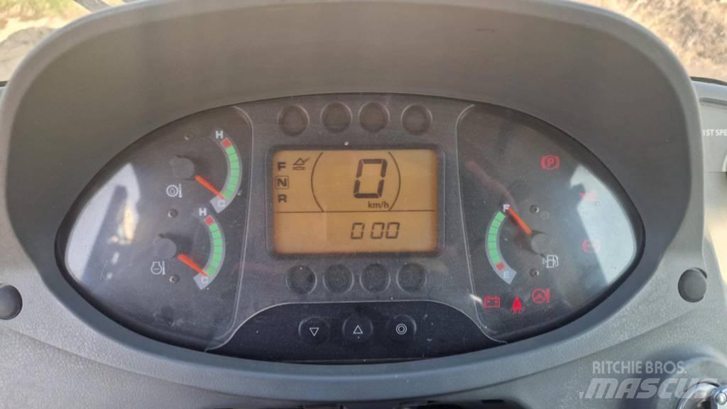 Hitachi ZW 140 Chargeuse sur pneus