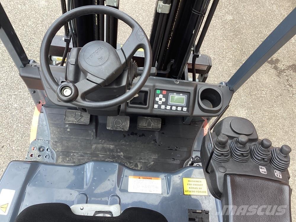 Toyota 8FBEK16T Chariots élévateurs électriques