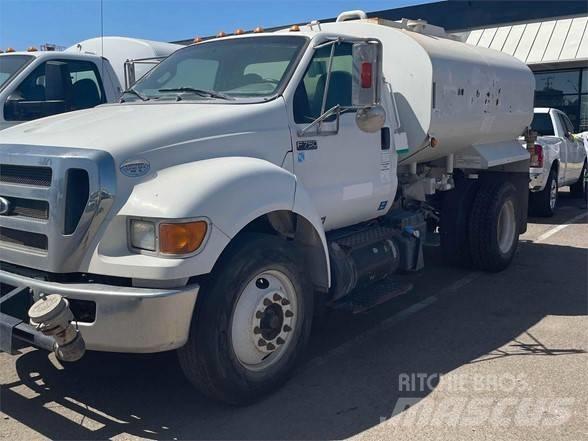 Ford F750 Motrici cisterna