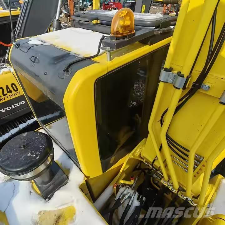 Komatsu PC 210 LC Pelle sur chenilles