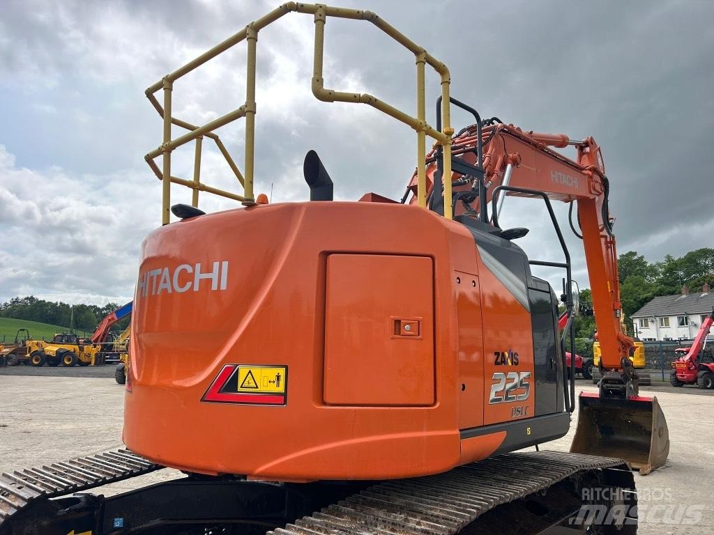Hitachi ZX225 USLC-7 Pelle sur chenilles