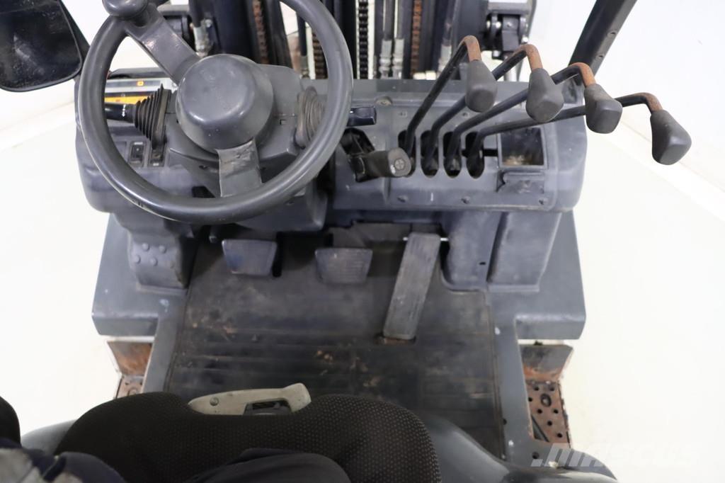 Nissan U1D2A20LQ Chariots GPL