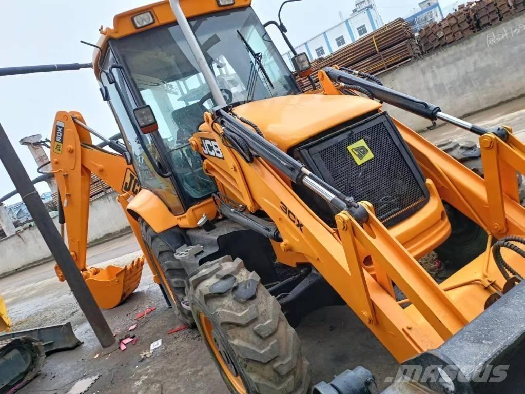 JCB 3 CX Pelle sur pneus