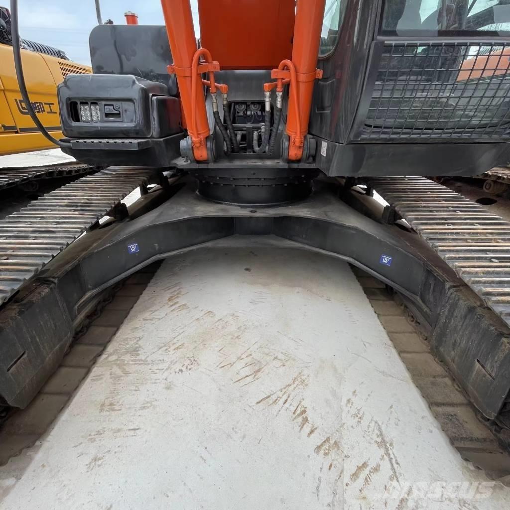 Hitachi ZX 240 Pelle sur chenilles
