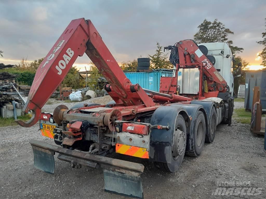Scania R 520 Camion plateau ridelle avec grue