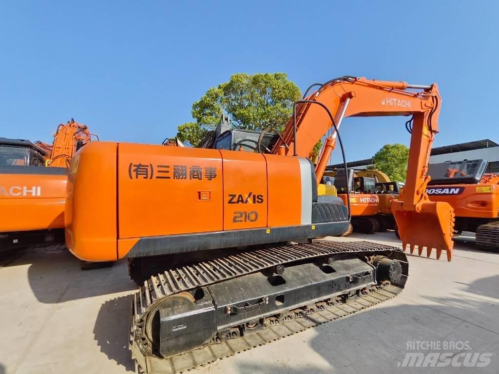Hitachi ZX 210 Pelle sur chenilles