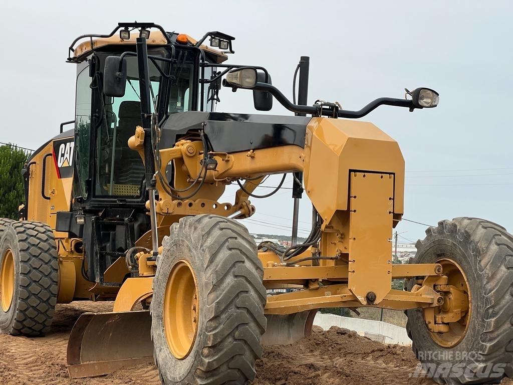 CAT 120 M Niveleuse