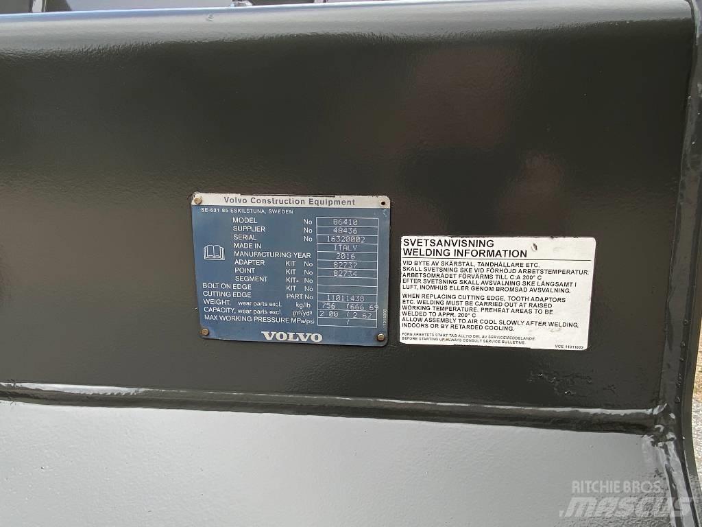  Sorakauha Suoraterä Chargeuse sur pneus