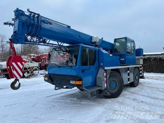 Liebherr LTM 1030-2 Grues tout terrain
