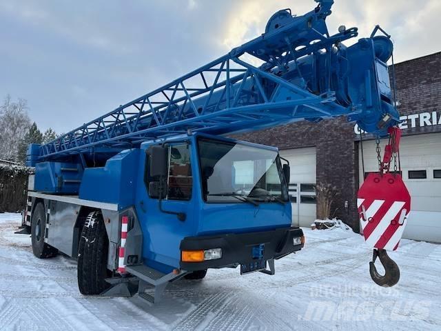 Liebherr LTM 1030-2 Grues tout terrain