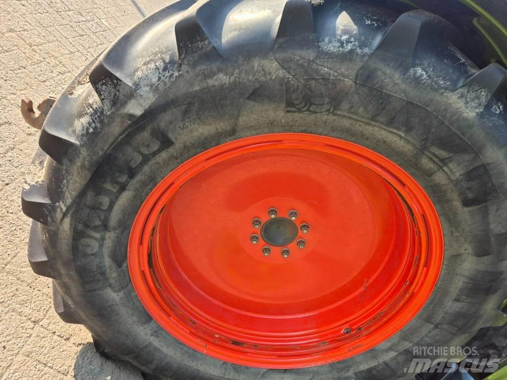 CLAAS Axos 340 Tracteur