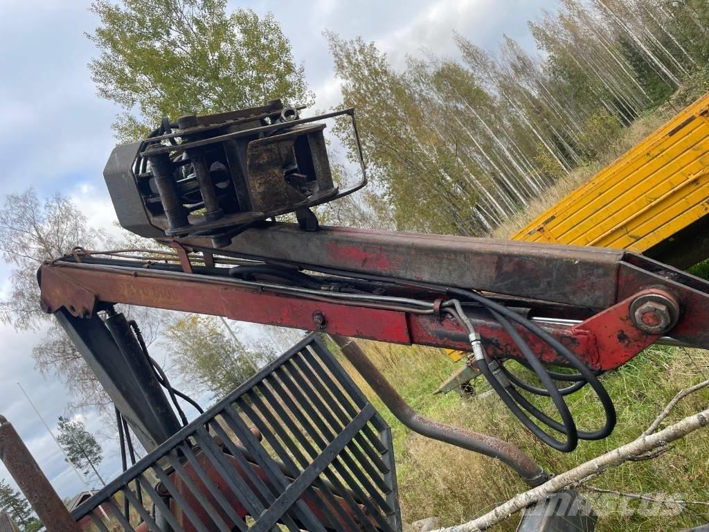 Patu + Tume 1800 MV70 Remorque forestière avec grue