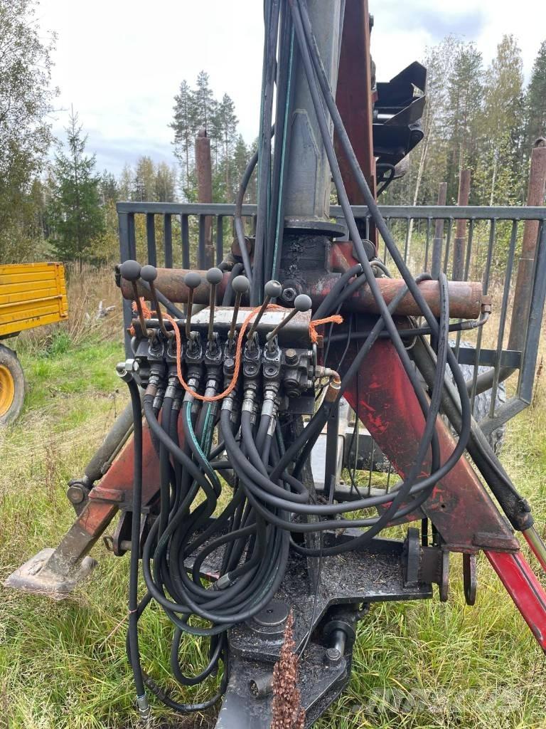 Patu + Tume 1800 MV70 Remorque forestière avec grue