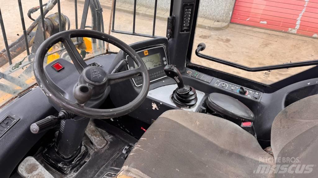 JCB 411 Chargeuse sur pneus