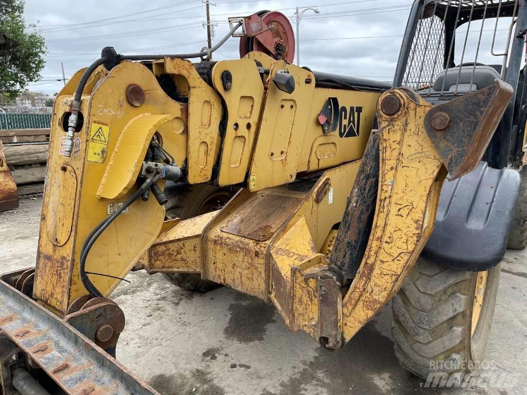 CAT TH 580 B Chariot télescopique