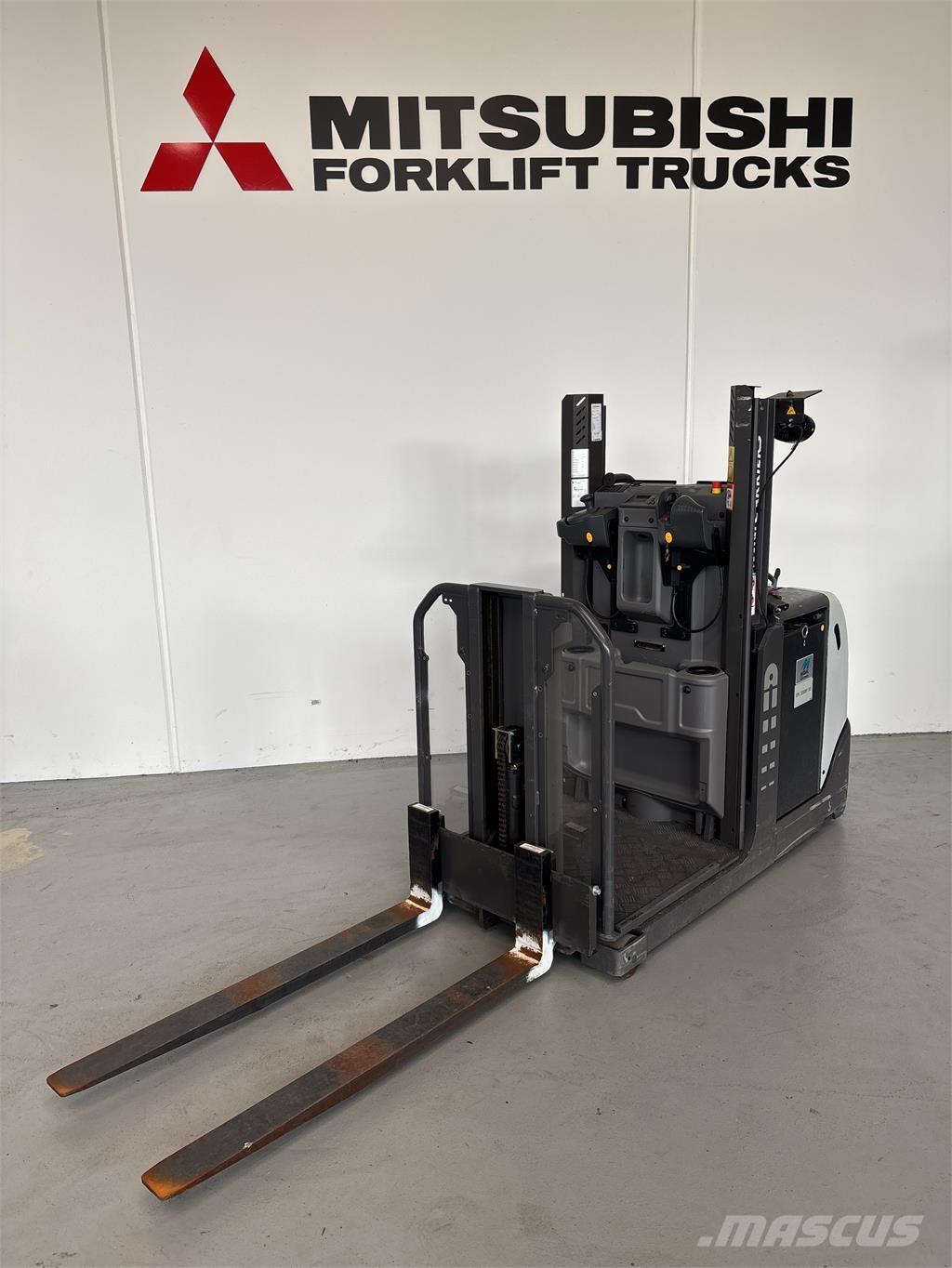 UniCarriers EPL100 Préparateur de commande au sol