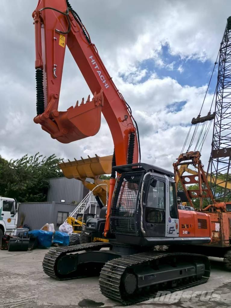 Hitachi ZX 240 HG Pelle sur chenilles