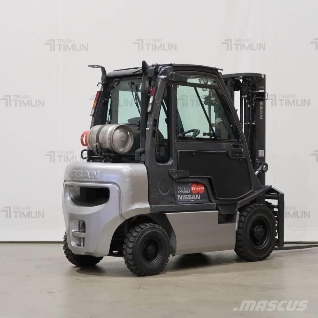 Nissan U1D2A25LO Chariots GPL