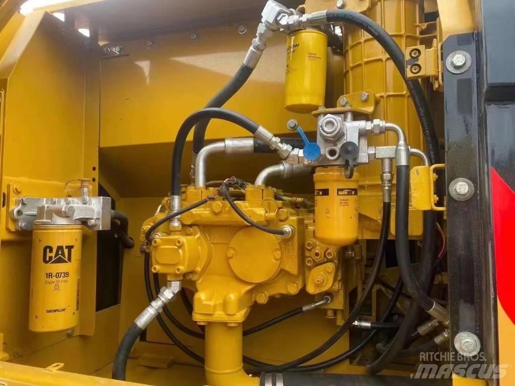 CAT 320 D Pelle sur chenilles