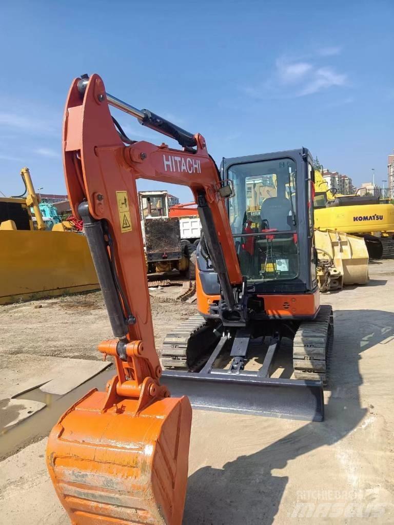 Hitachi ZX35-5A Mini pelle < 7t
