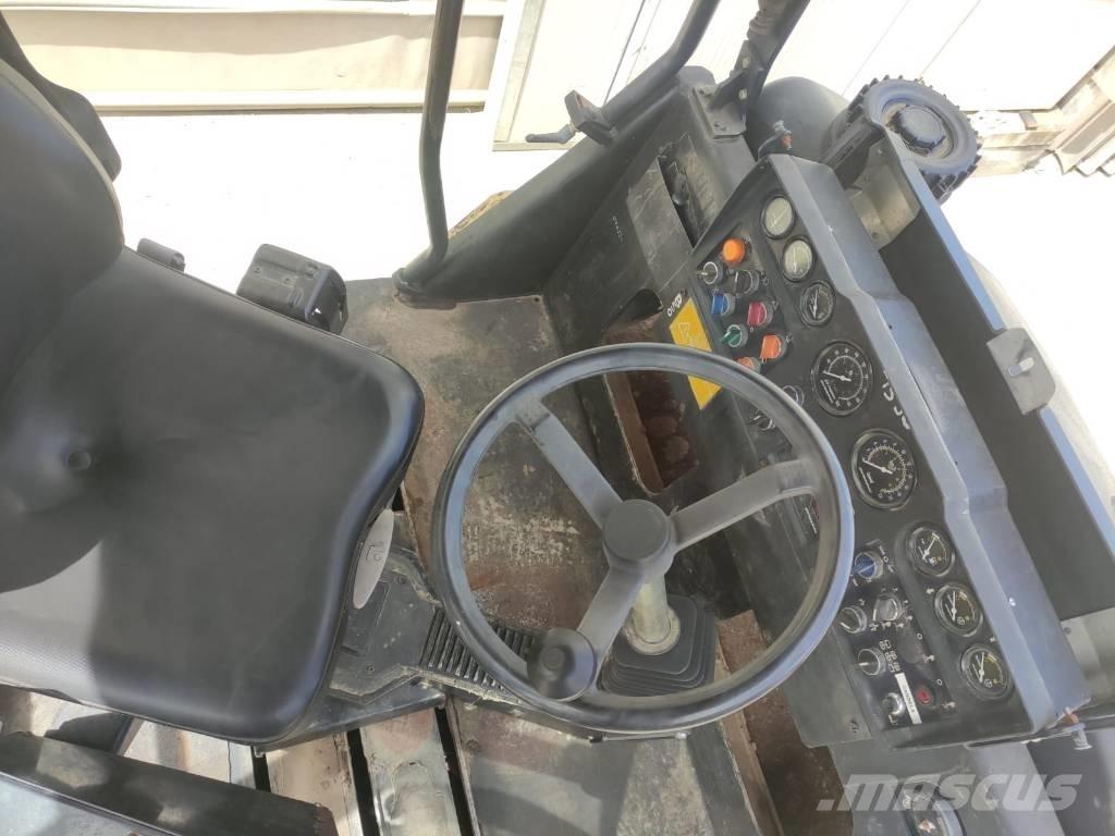 Dynapac CC 232 HF Rouleaux tandem
