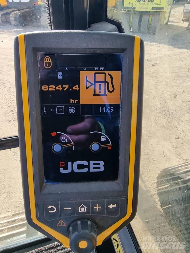 JCB JS 130 LC Pelle sur chenilles