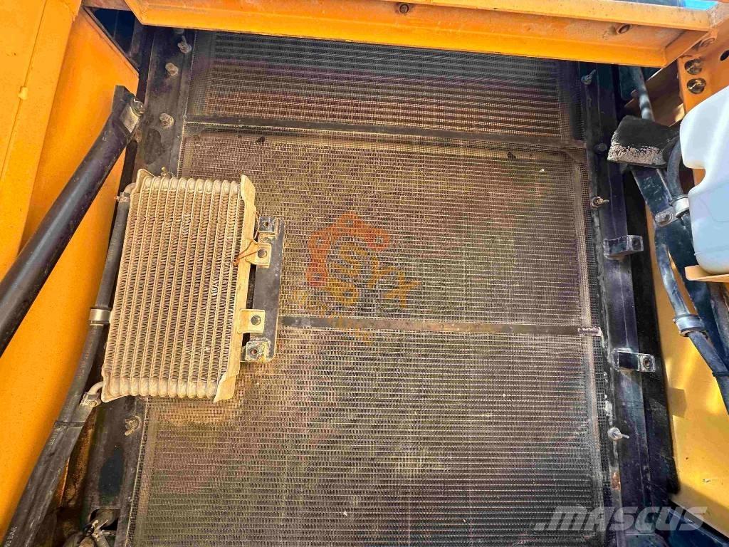 Hyundai Robex 520 VS Pelle sur chenilles