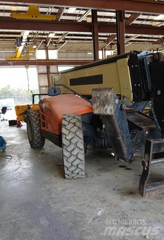 JLG 1055 Chariot télescopique