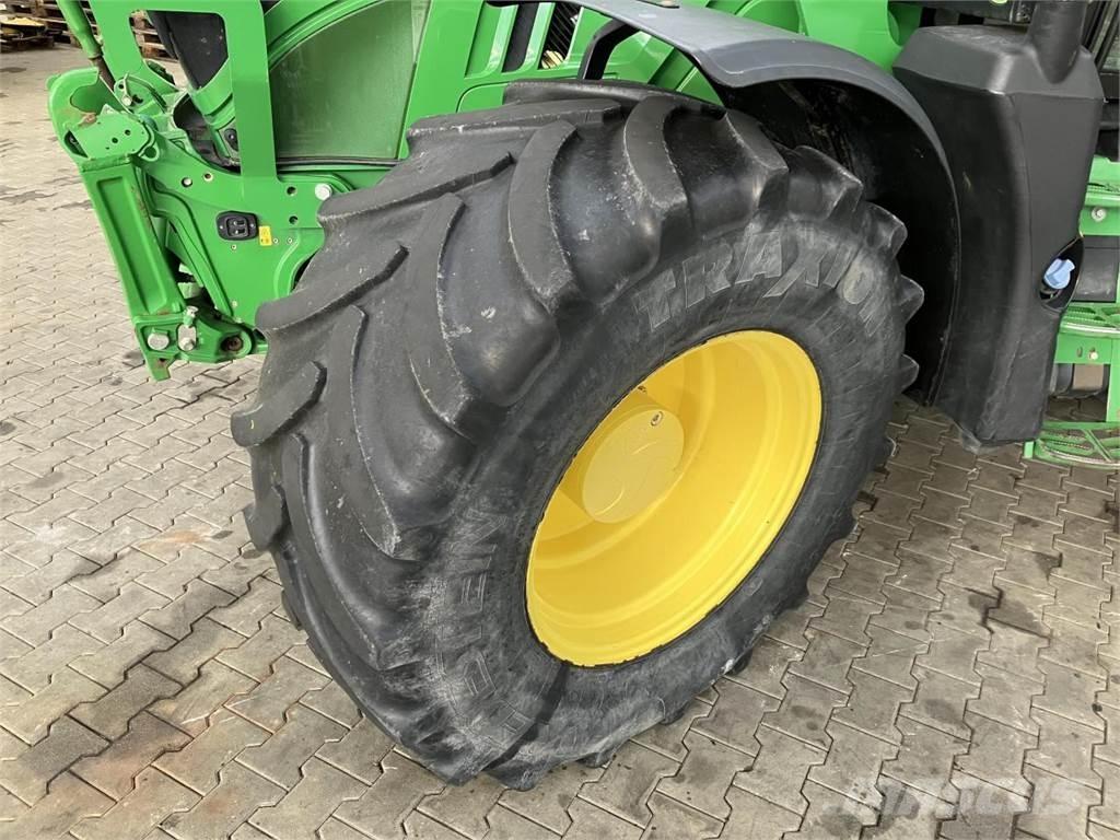 John Deere 6155R Tracteur