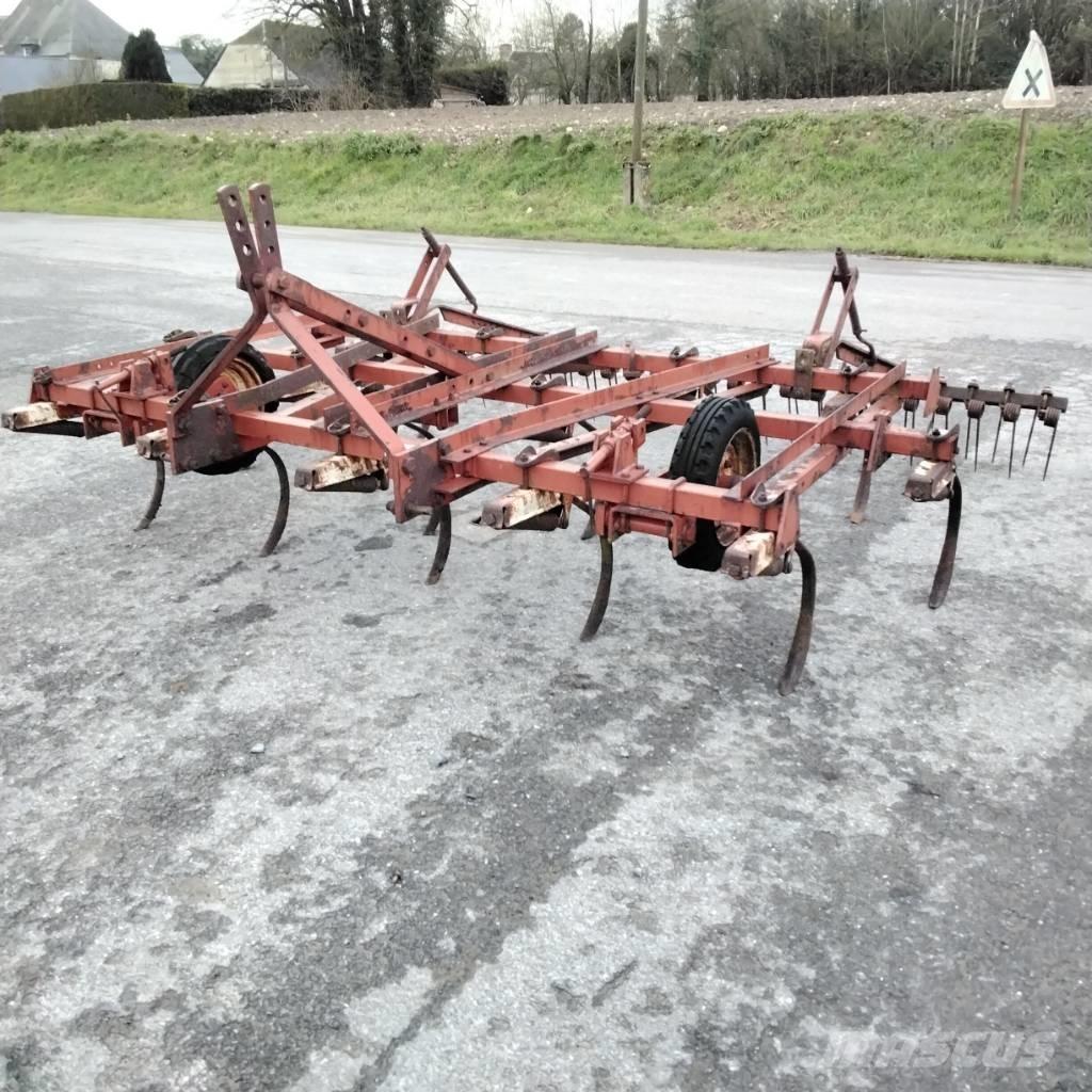IH 3M Vibroculteur