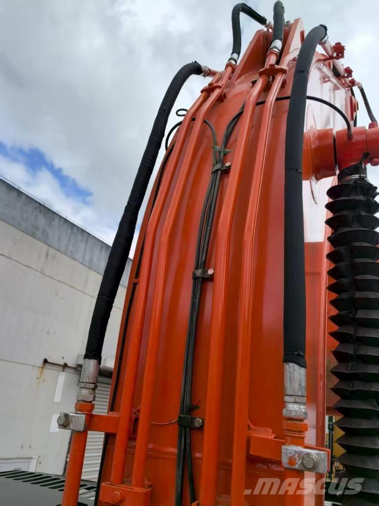 Hitachi ZX 240 HG Pelle sur chenilles