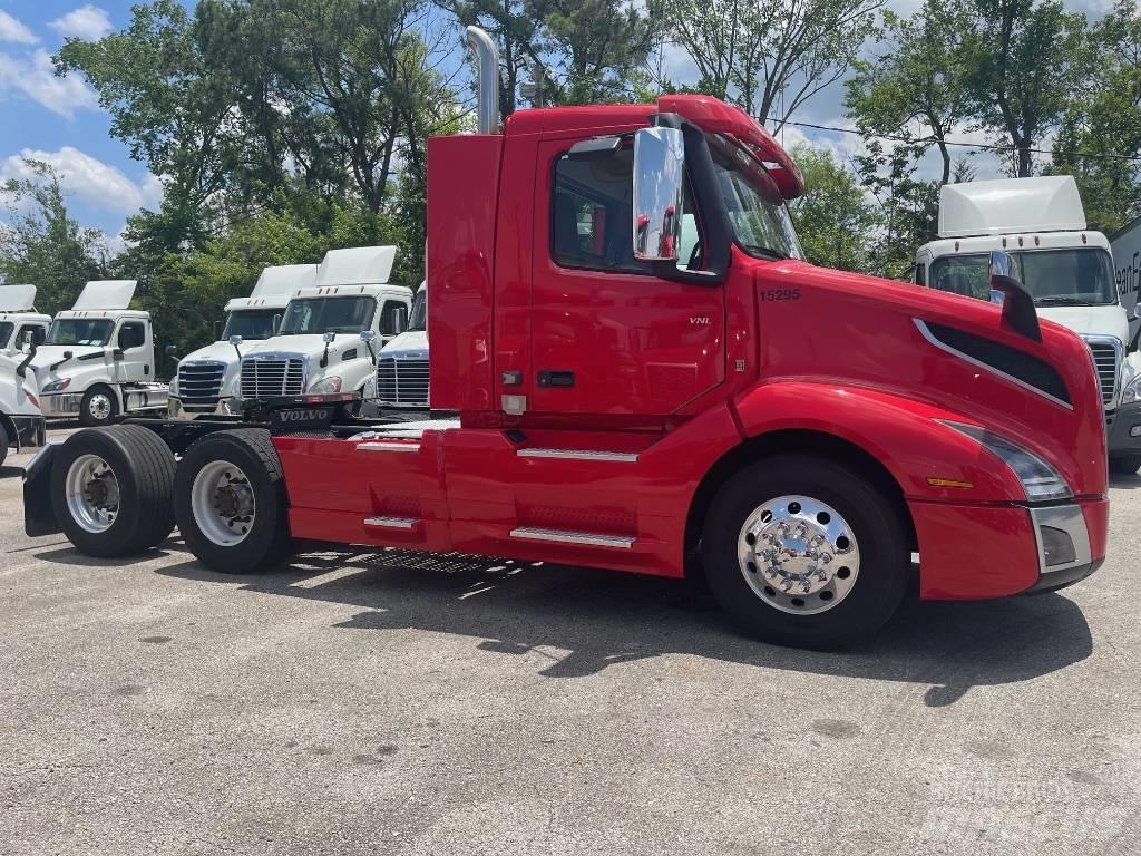 Volvo VNL64T300 Tracteur routier