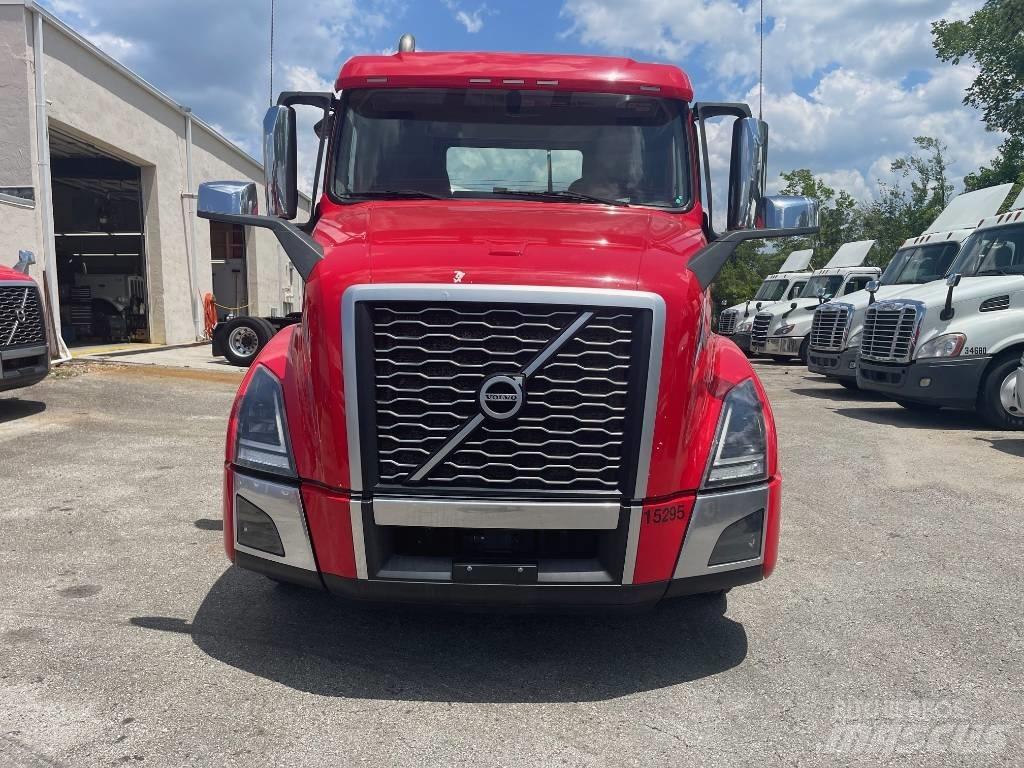 Volvo VNL64T300 Tracteur routier