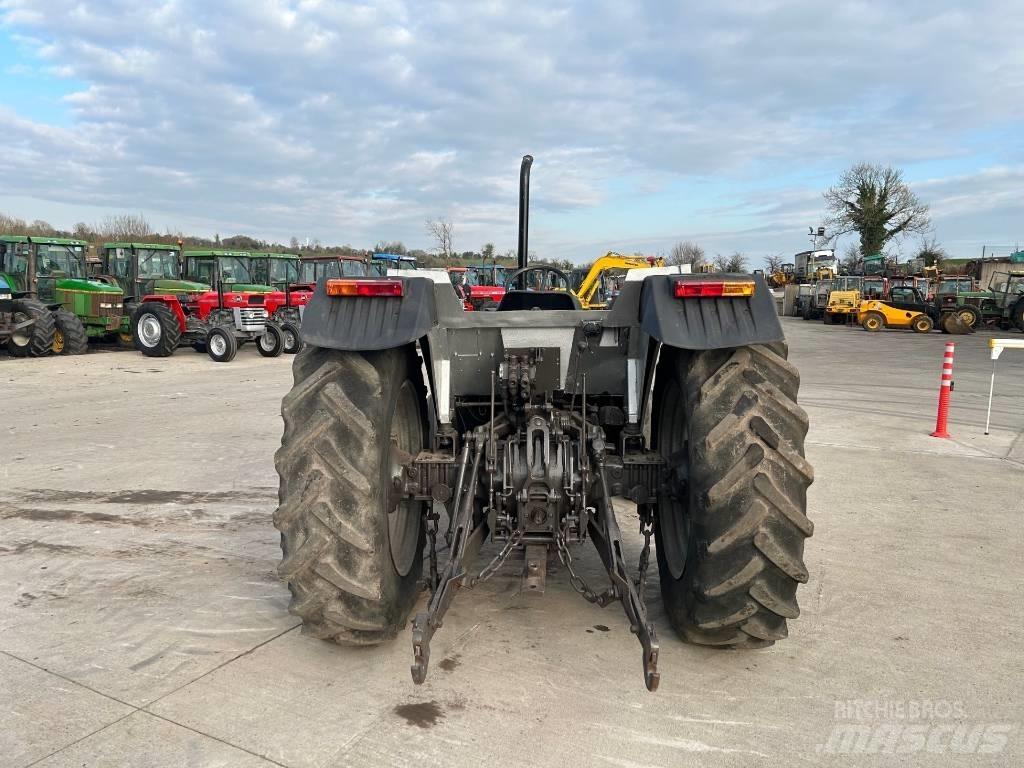 Massey Ferguson 375 Tracteur