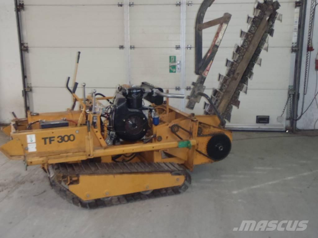 CASE TF 300 Trancheuse