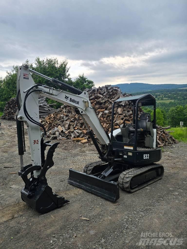 Bobcat E 32 Mini pelle < 7t