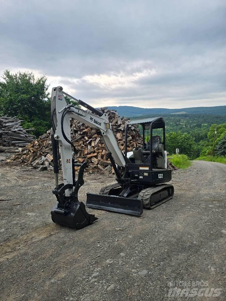 Bobcat E 32 Mini pelle < 7t