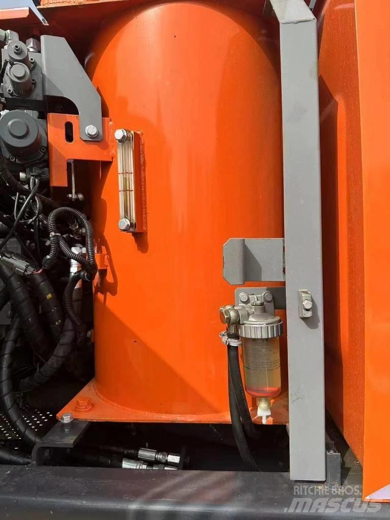Hitachi 130 Pelle sur chenilles