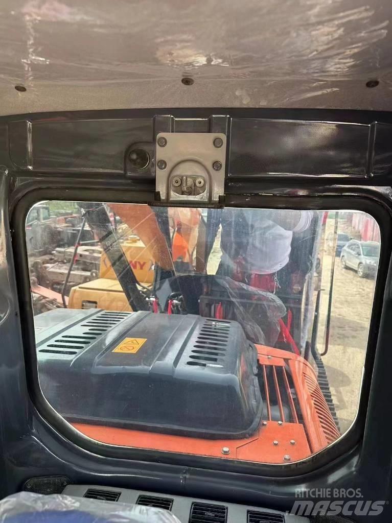 Hitachi 130 Pelle sur chenilles