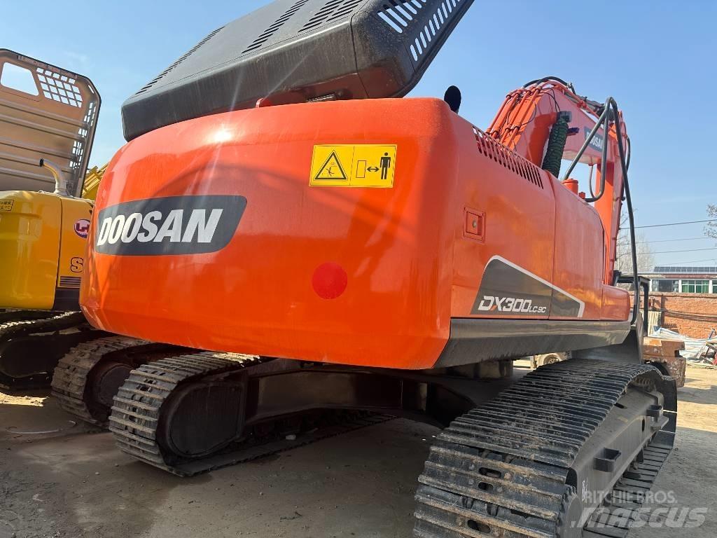 Doosan DX 300 Pelle sur chenilles